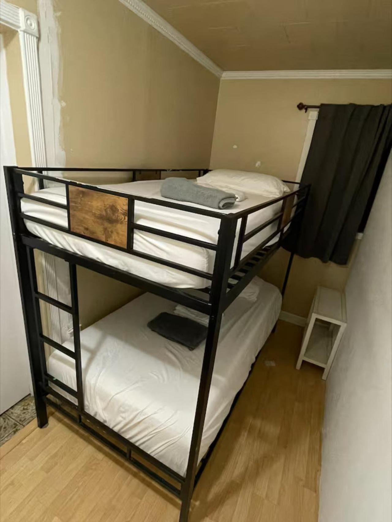 Private Sleep Pod Near Mia Apartment Miami